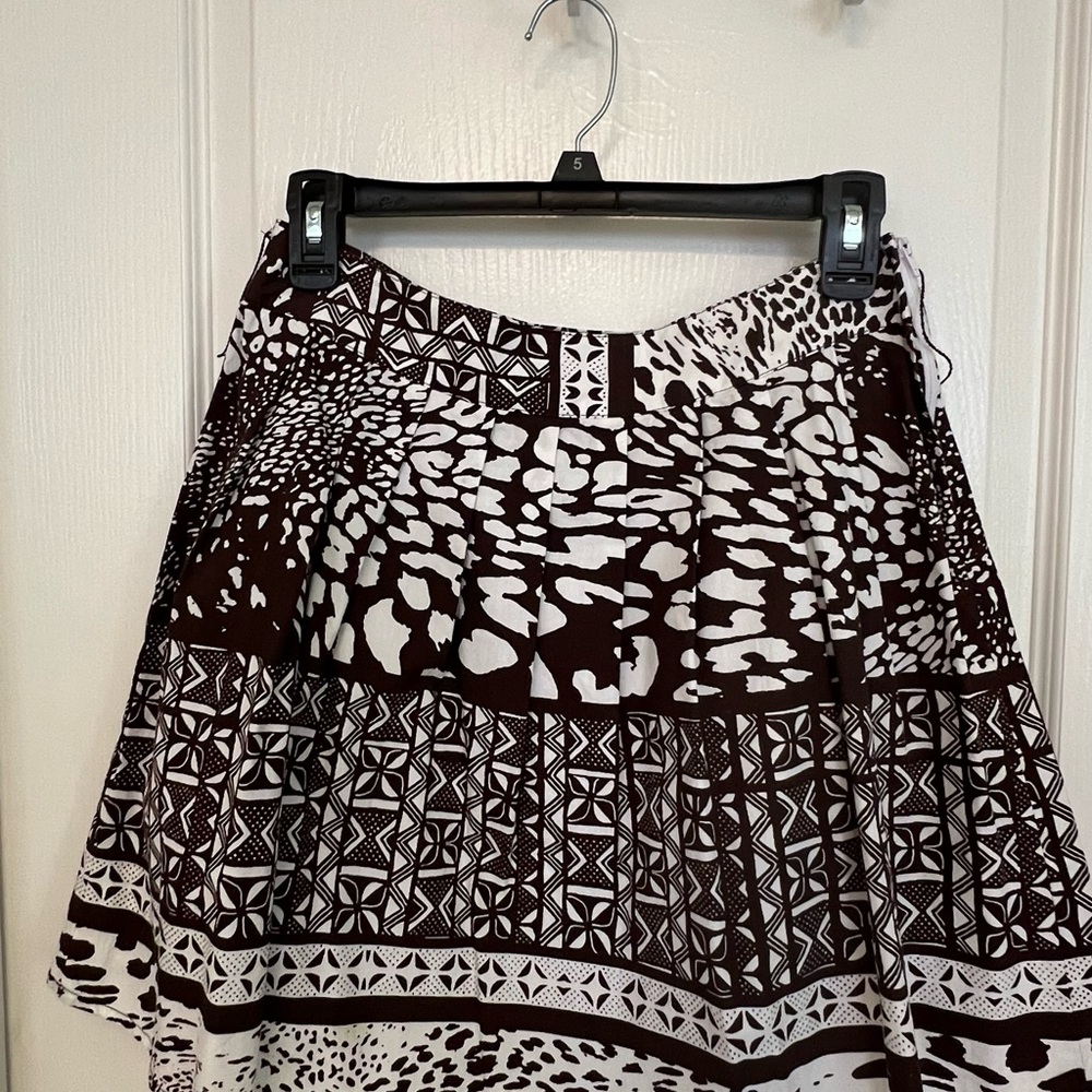 Wrapper Brown and White Printed Circle Skirt